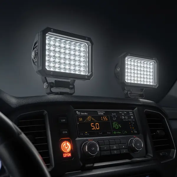 LED darba lukturi ar akumulatora pārvaldības sistēmu kravas automašīnā, standby patēriņa kontrole