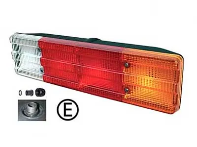 DAF/Mercedes-Benz 4-funkciju aizmugurējais lukturis ar atpakaļgaitas funkciju, montāžas attālums 152mm