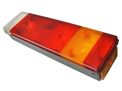 Vignal 7-kameru aizmugures lukturis 466mm ar sānu marķieri, atstarotāju - kravas automašīnām MAN, Scania