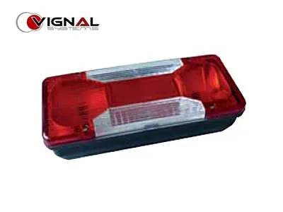 Aizmugurējais lukturis 4 kambaru kreisais reflektors Iveco Daily modeļiem, stiprināšanai ar 181mm attālumā esošām skrūvēm