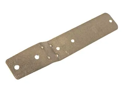 Universāls lēnas kustības plāksnes stiprinājums transportlīdzekļiem