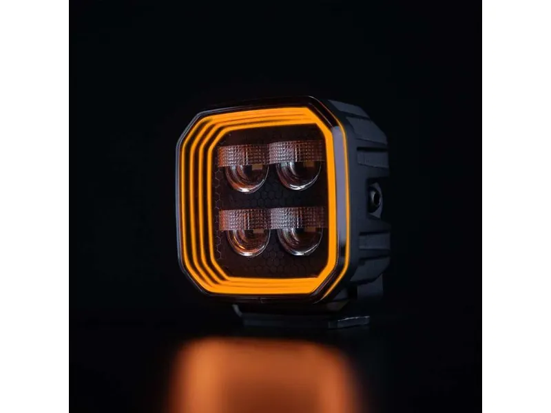 STRANDS FOR9T NO-GLARE WORK LIGHT - Jaudīgs 7200lm darba lukturis ar 10-48V spriegumu un sarkanu/dzeltenu pozīcijas gaismu